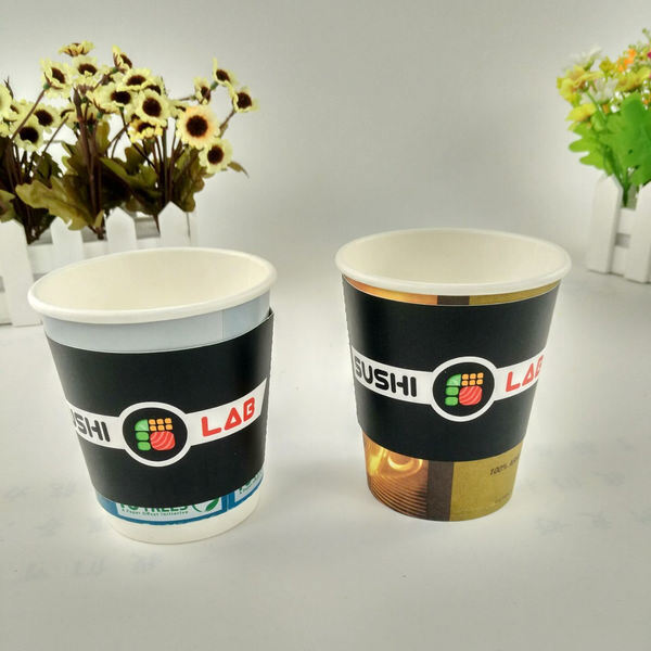 Anpassbares Getränkebecherhalter Einweg-Karton-Kaffee-Tee-Halter mit Markenlogo